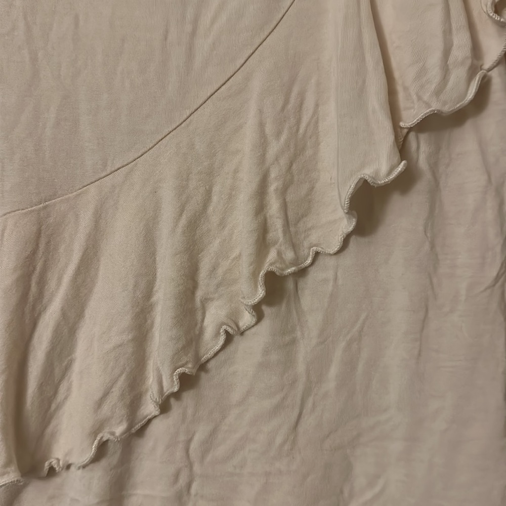 Ruffle style top - Picture 4 of 4